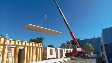 Bâtiment en panneaux de bois massif